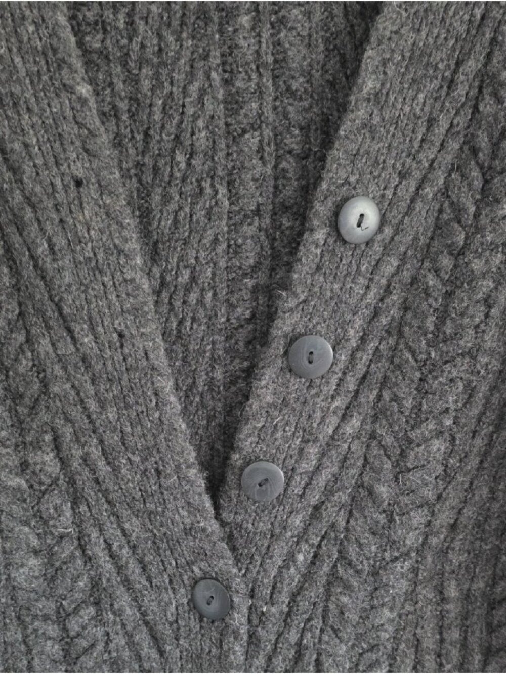 ARAN Mor | chunky cable knit charcoal wool cardigan sweater vintage Sz M - Picture 3 of 6
